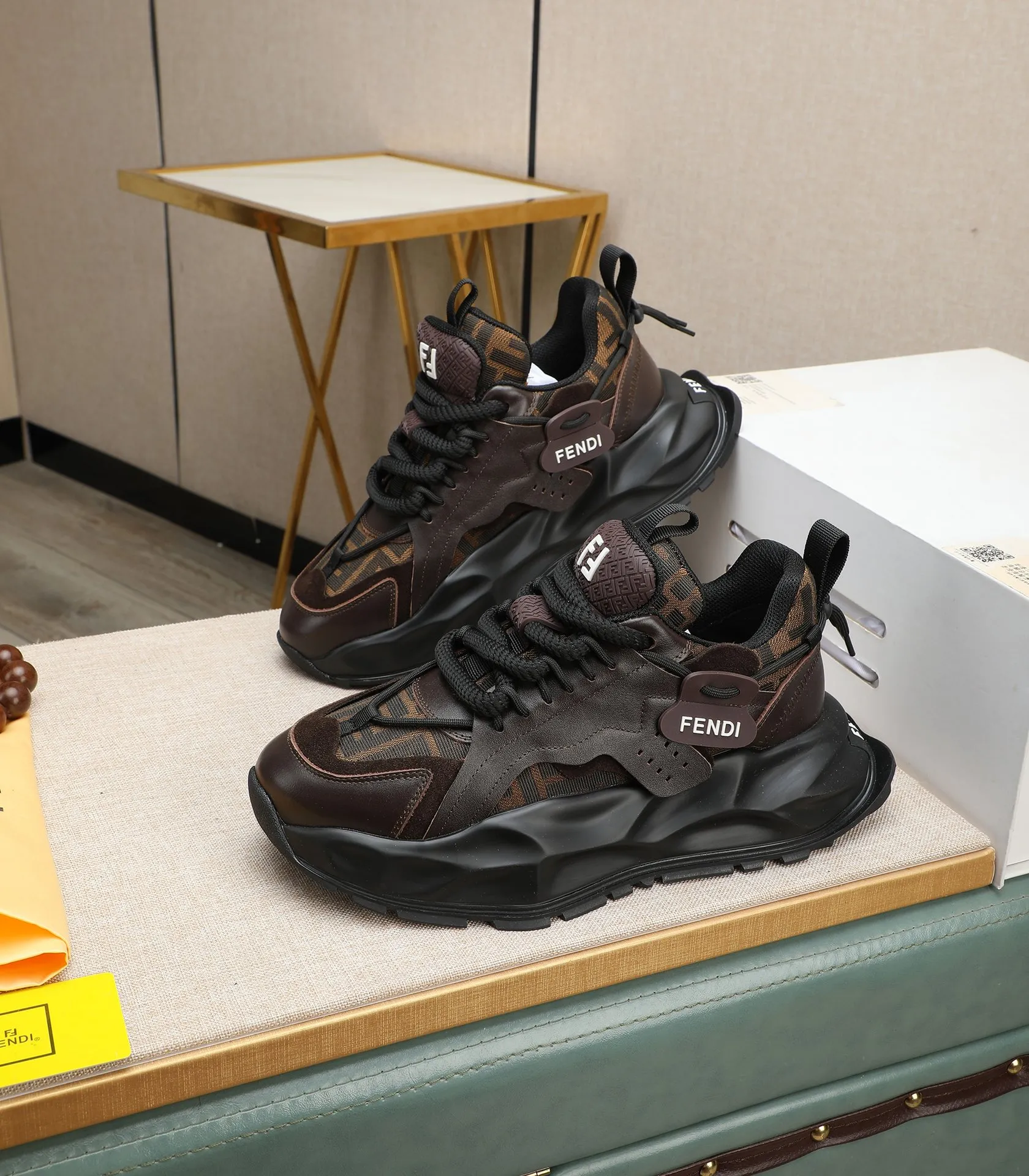 Men's clothing and shoes 💰580 🕷🕷【FENDI】FENDI fashionable casual men's shoes🇨🇳Original official website 1:1 model opening, new models are available first💯Not high-profile but avant-garde, simple, low-key and fashionable, super versatile style🌿Made of original cowhide➕Pigskin lining🎋The version is comfortable on the feet, so rigorous for any small place, first-class workmanship🍍38-44 Large quantities in stock